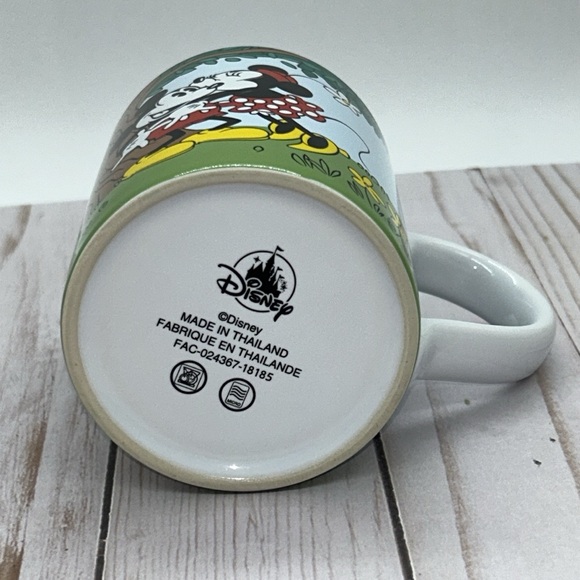 Disney Mickey & Minnie Kissing Picnic 12oz Coffee Mug - Picture 5 of 5